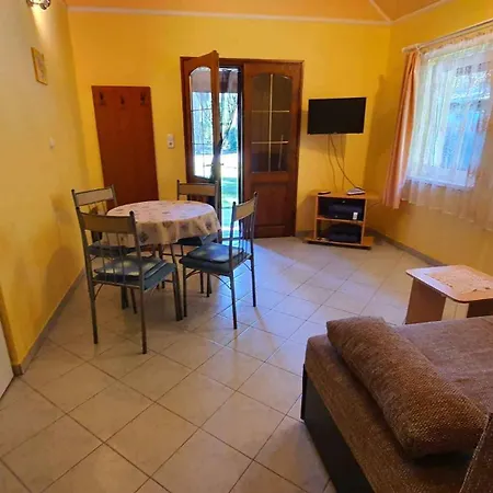 Near In Siofok-balaton 20002 シオーフォク